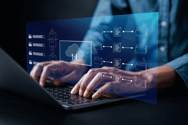Gerenciamento de tráfego com Mikrotik na representação de um administrador configurando o monitoramento de tráfego em um laptop, com ícones de nuvem, pastas e dados conectados, simbolizando o controle e a otimização da rede.